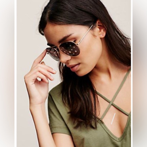 Free People Starry Eyed Aviator sunglasses Color: Gold / black - Picture 1 of 12